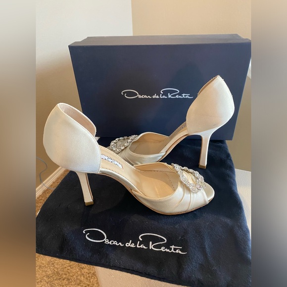 Oscar de la Renta heels pumps - Ivory Satin - Size 5.5 - Picture 3 of 11